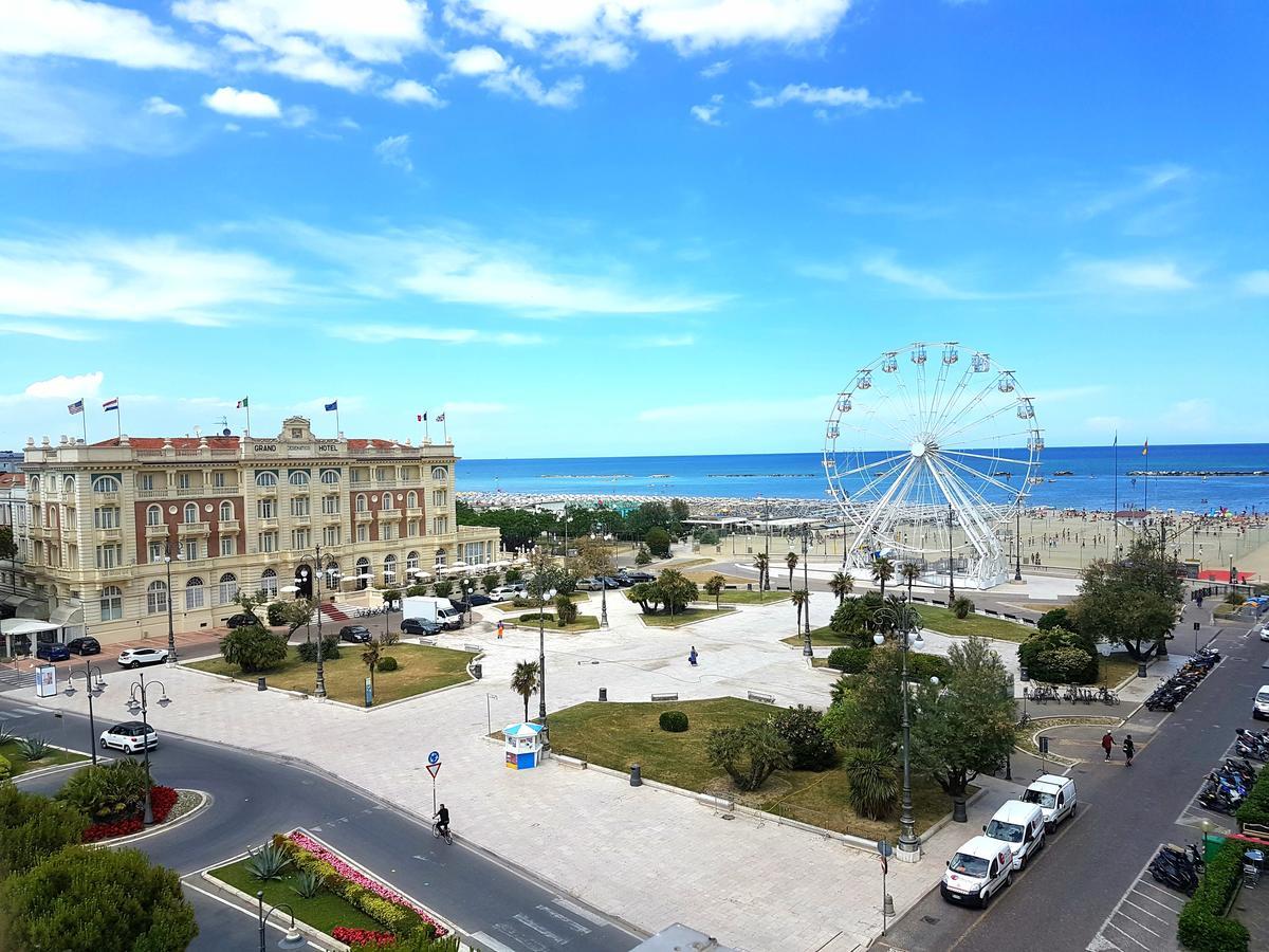 Hotel Residence Adriana Cesenatico Exterior foto
