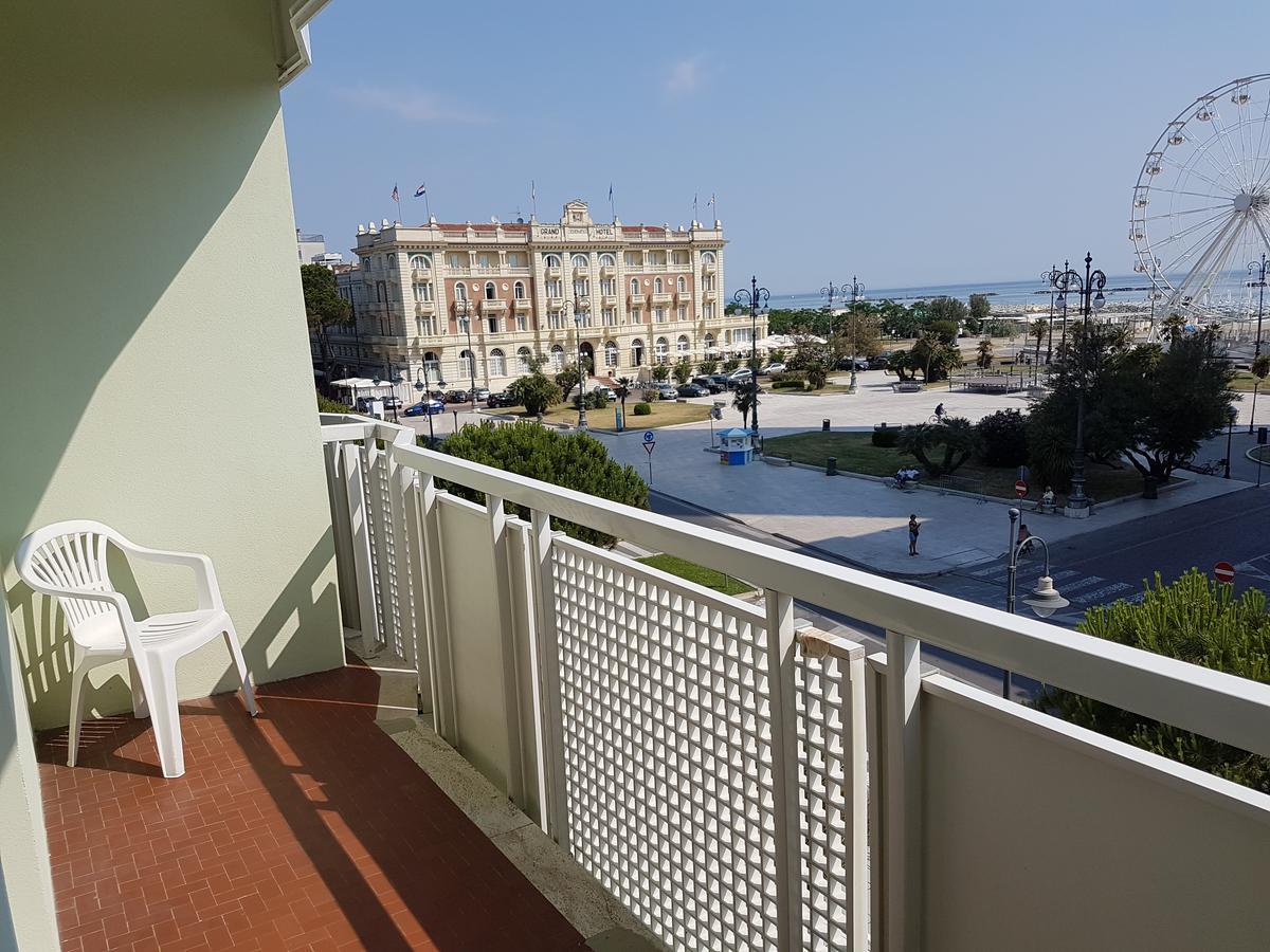 Hotel Residence Adriana Cesenatico Exterior foto